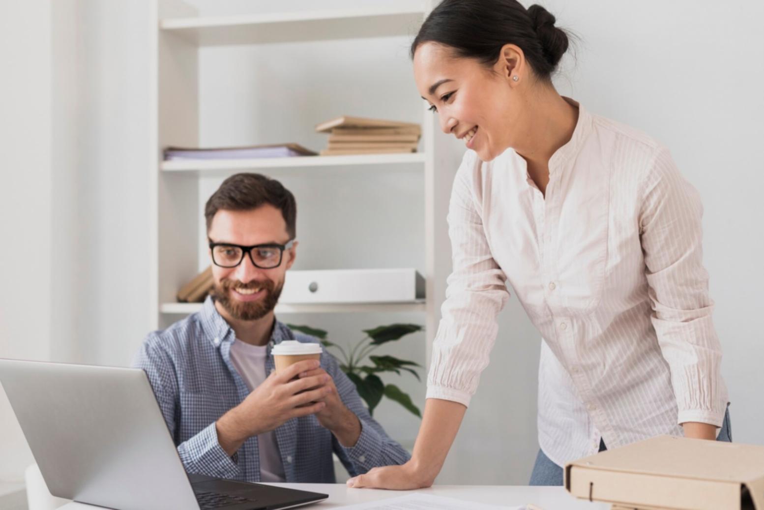 Analyse de documents financiers avec graphiques et calculatrice