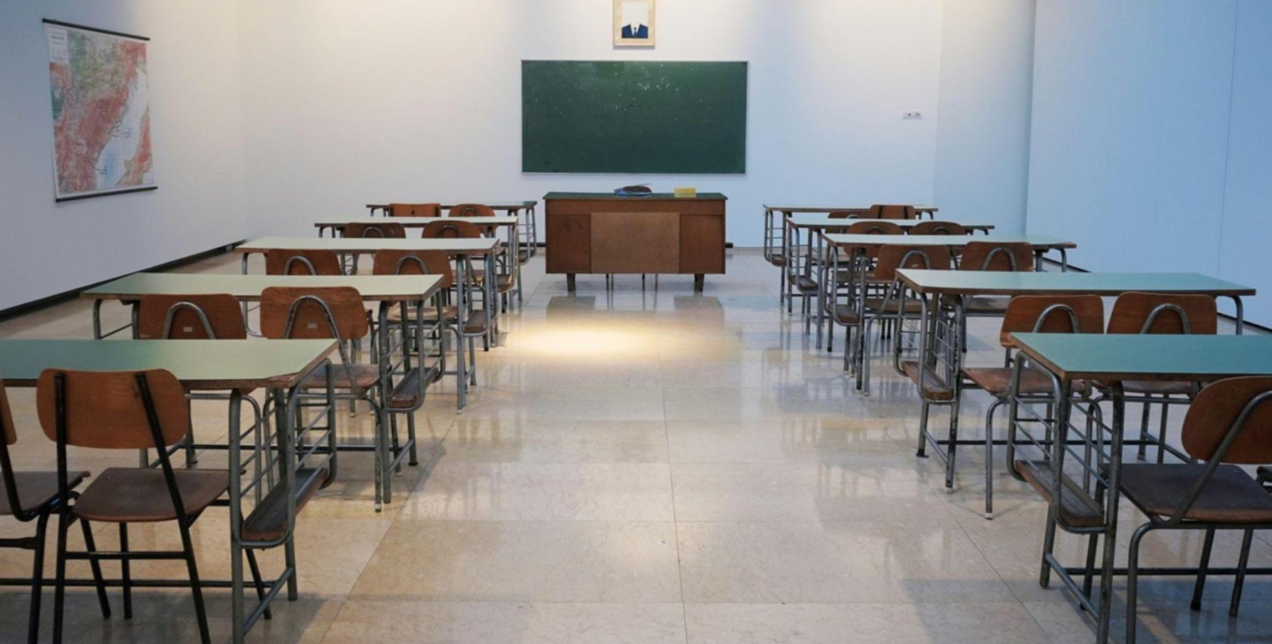 Écran montrant une présentation d'analyse financière lors d'un webinaire