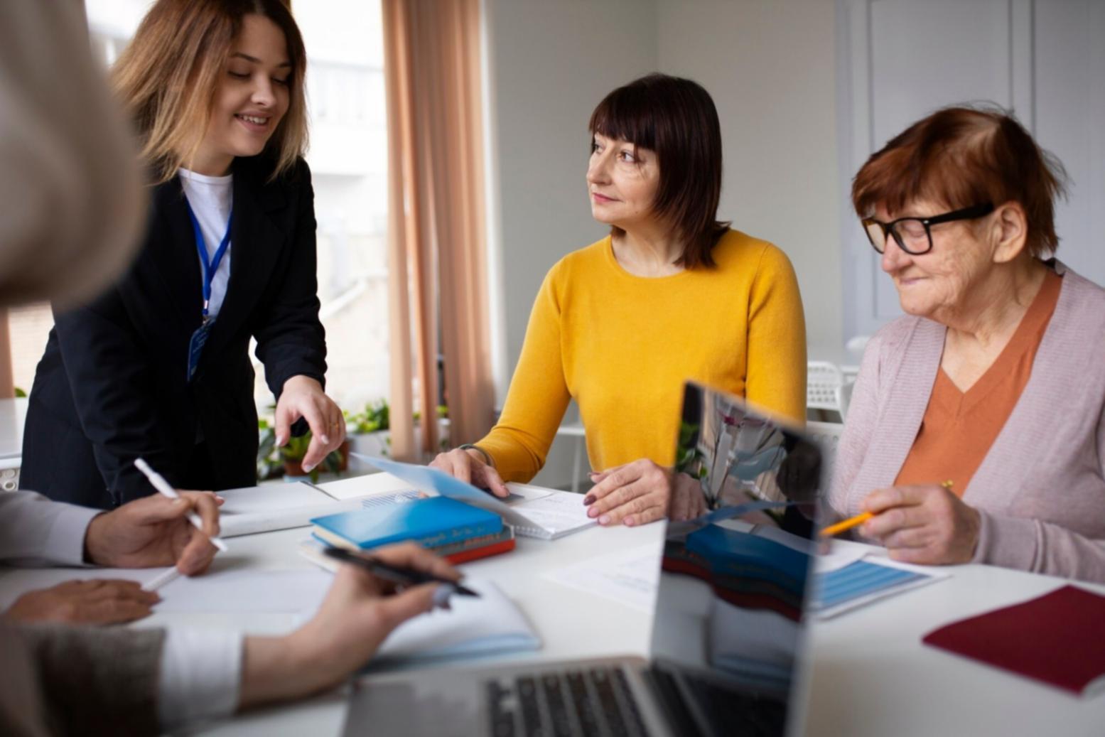 Session de formation en analyse financière avec participants et formateur